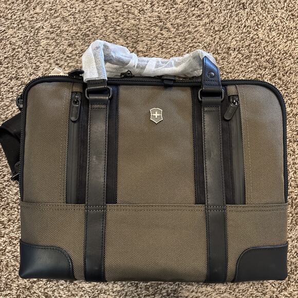 Victorinox Lasalle 13in Lexicon Professional Olive Laptop Tablet Brief NWT - Picture 1 of 6